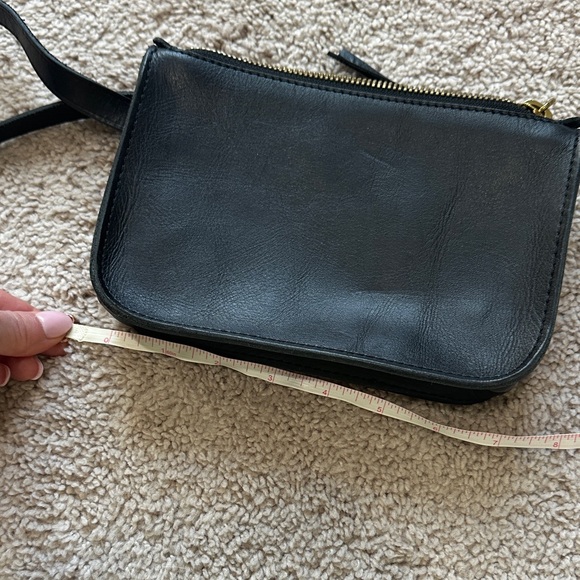 Madewell Leather Belt bag/Crossbody Bag with Adjustable Strap - Picture 8 of 9